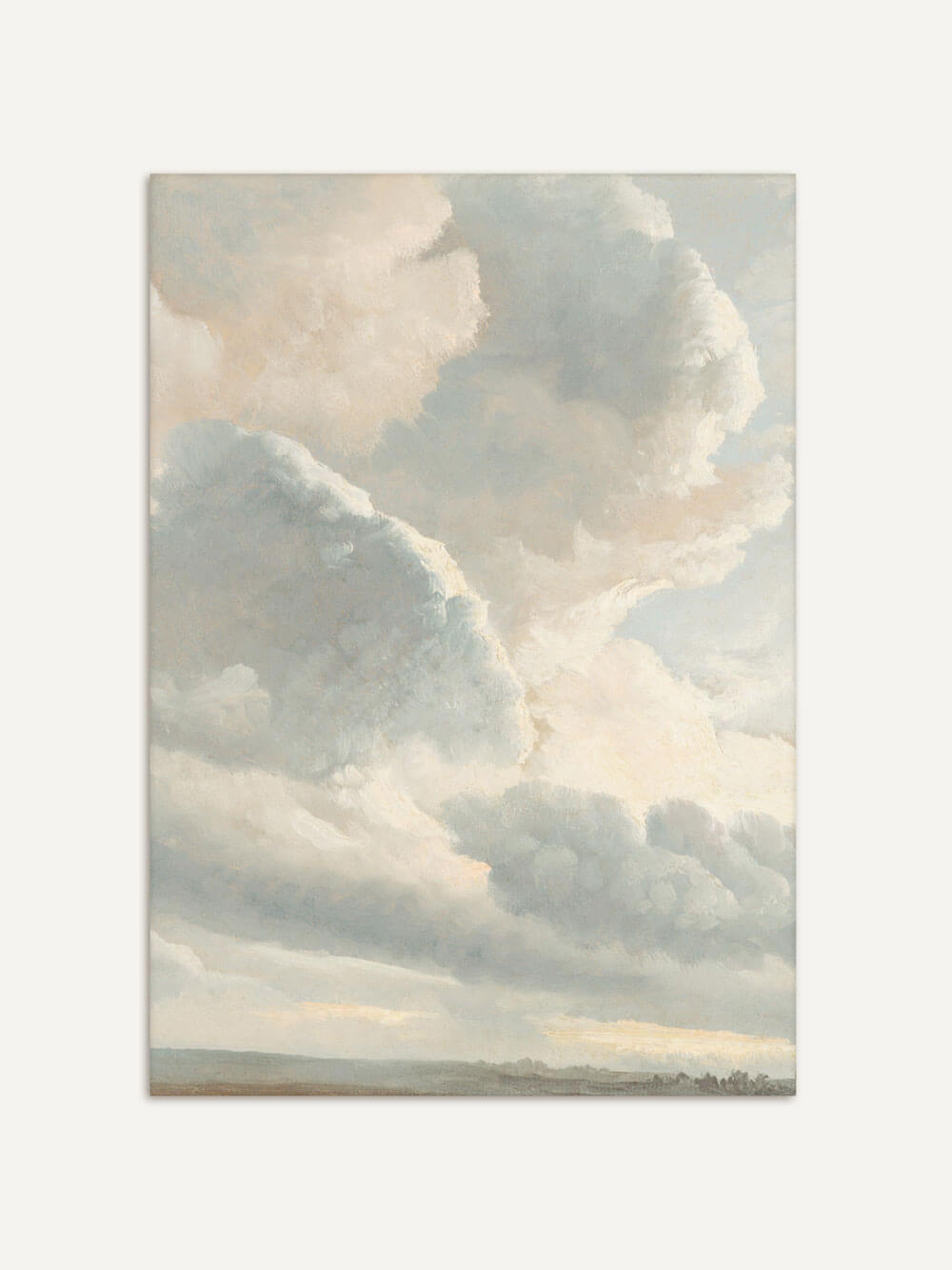 Vintage Wolken-Poster mit weichen, pastellfarbenen Wolken, die sich über eine weite Landschaft erstrecken. Der Himmel dominiert das Bild, während der Horizont zart am unteren Rand erscheint.