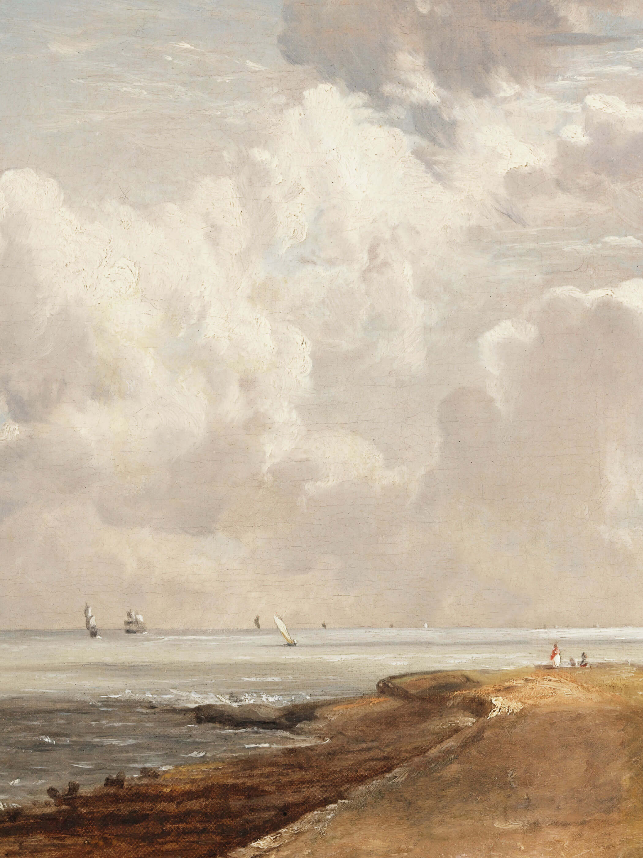 Nahaufnahme eines Kunstdrucks mit Segelbooten am Horizont und dramatischen Wolken über einer ruhigen Küstenlandschaft, Sandstrand im Vordergrund.